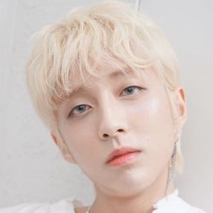 Holland_vvv, 29 (Pop Singer)