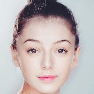Hollie Steel, 27 (Cantante d'opera)