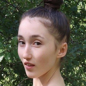 Holly Gabrielle White image 2