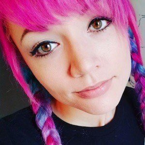 Holly Patterson image 5