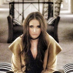 Holly Sheeran, 35 (YouTube明星)