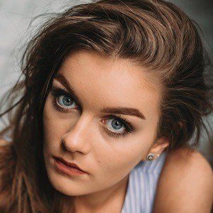 Holly Tandy, 24 (Cantante pop)