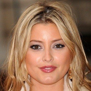 Holly Valance, 42 (Cantante pop)