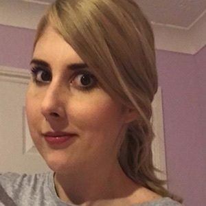 Holly Vlogs, 38 (Facebook Star)