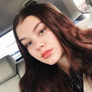 Holly Westlake, 21 (Estrella de YouTube)