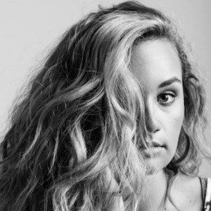 Hollyn, 28 (Gospel Singer)