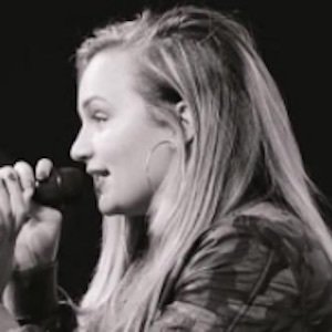 Hollyn, 28 (Gospel Singer)
