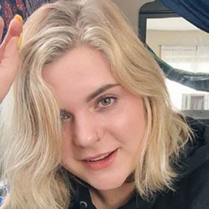 Hope Schwinghamer, 27 (Estrella de TikTok)