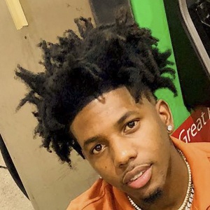 Hotboymalic, 29 (YouTube明星)