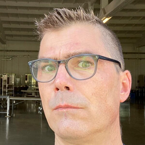 Hugh Acheson image 6