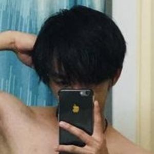 Hugo Gee, 25 (Estrella de YouTube)