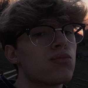 Hunter Hoefker, 23 (TikTok明星)