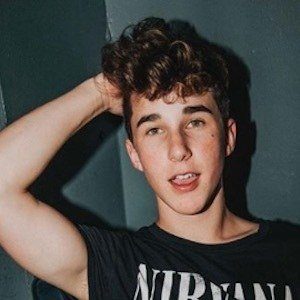 Celebrities born on April 5