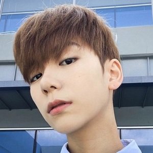 Hwang yun Gyeong, 25 (Instagram Star)