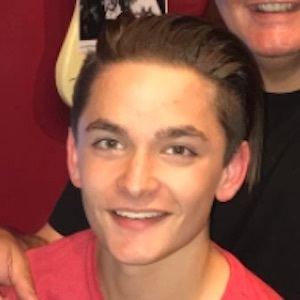 Ian Grey, 24 (Поп-певец)