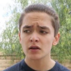 Ian Grey, 24 (Cantante Pop)