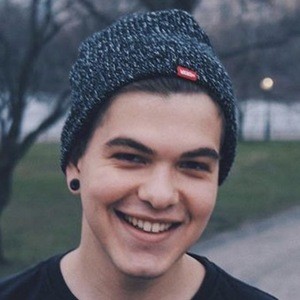 Ian Oliveira, 26 (YouTube明星)