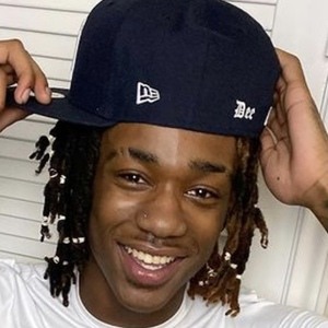 Ianaskk, 21 (Instagram Star)