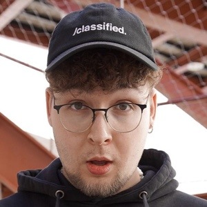 iByre, 25 (YouTube Star)