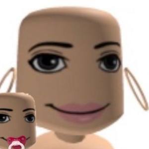 iLeahxo, 23 (YouTube Star)