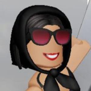 iLeahxo, 23 (YouTuber)