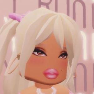 iLeahxo, 23 (Estrella de YouTube)