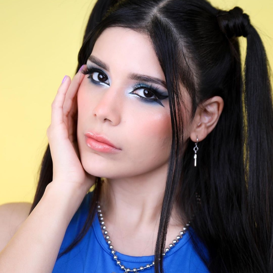 Ileana Velazquez, 26 (Instagram明星)