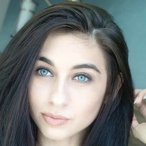 Iliyana, 30 (TikTok Star)