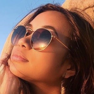 Illeleana Karis image 6