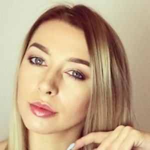 Ilona Krawczynskie, 33 (TV Show Host)