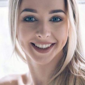 Ilona Krawczynskie, 33 (TV Show Host)