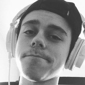 ImAllexx, 26 (YouTube明星)