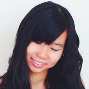 Imperfectlyessa, 26 (YouTube Star)