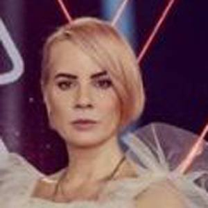 Ina Wroldsen, 41 (流行歌手)