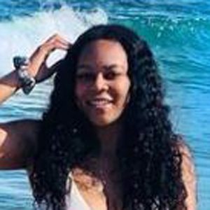 Inayah Lamis, 35 (Instagram Star)