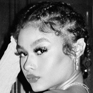 India Love, 29 (Blogger)