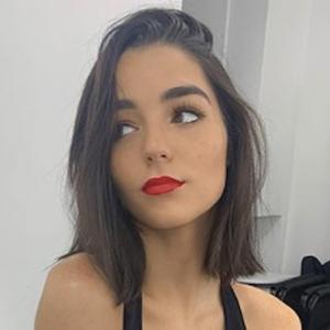 Indiana Massara, 21 (流行歌手)