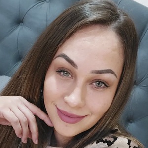 Ingrid Aceitón, 32 (Model)