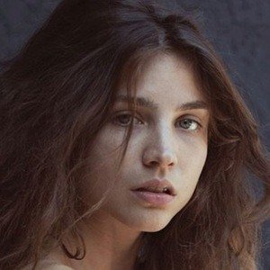 Inja Zalta, 31 (Attrice TV)