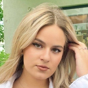 Ioana Sfinxul, 23 (TikTok Star)