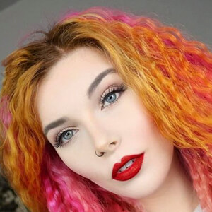 Ira Vampira, 28 (YouTube明星)