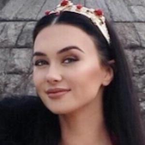 Irina Olsen, 38 (YouTube Star)