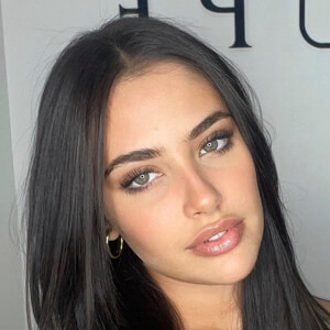 Iru Mazino, 21 (TikTok Star)