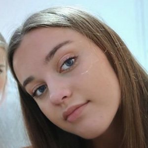 Isa Isanina, 22 (TikTok Star)