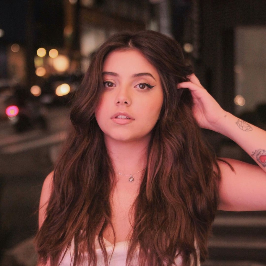 Isa Paoli, 24 (YouTube明星)