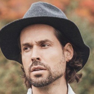 Isaac Hub, 45 (Estrella de YouTube)