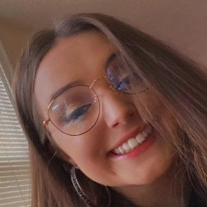 Isabel Casey image 8