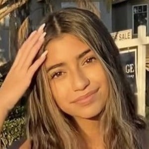 Isabela Montano image 4