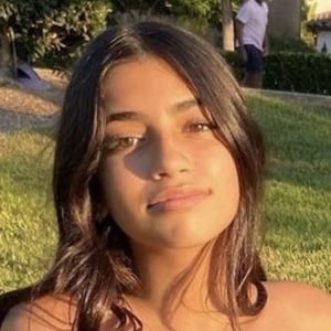 Isabela Montano image 7