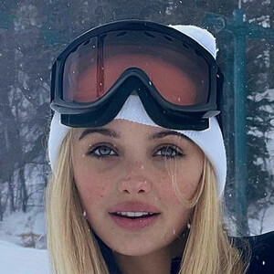 Isabella Betwee, 22 (TikTok Star)